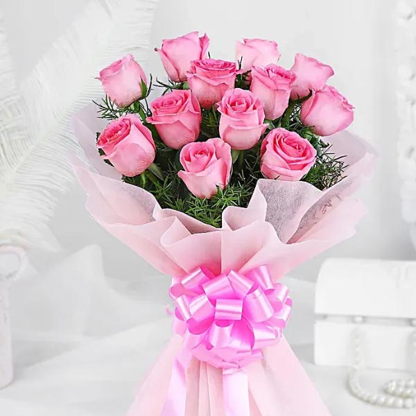 12 Sweet Pink Roses Bunch