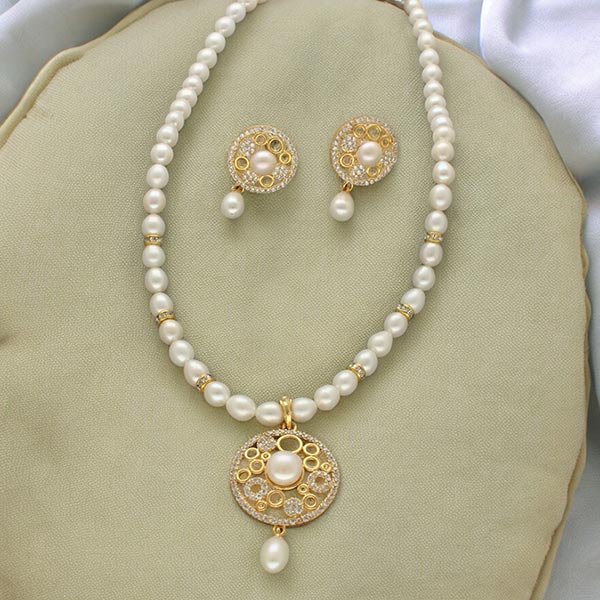 Sublime Pearl Necklace Set for Sister