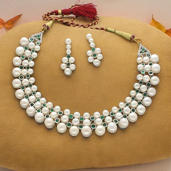 Shimmering 3 line Pearl Necklace Set