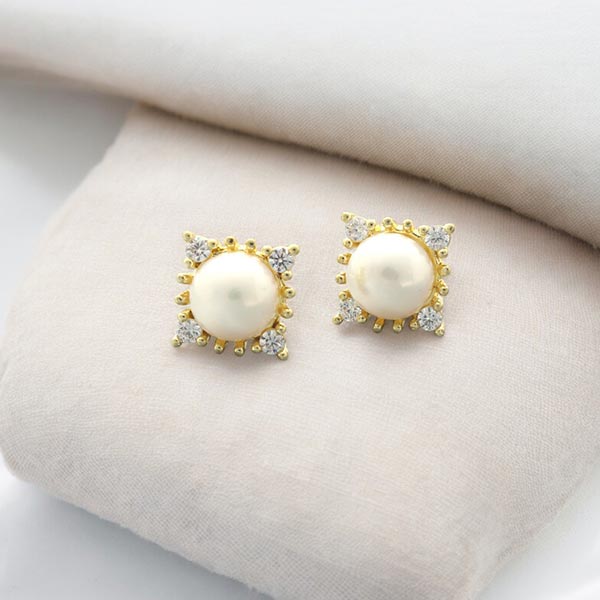 Jaanvi Pearl Earrings Rakhi Gift for Sister