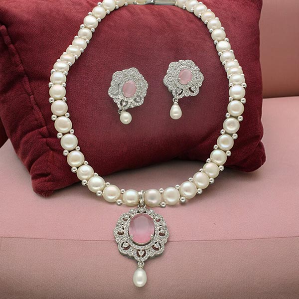 Sumptuous Pearl Necklace Set