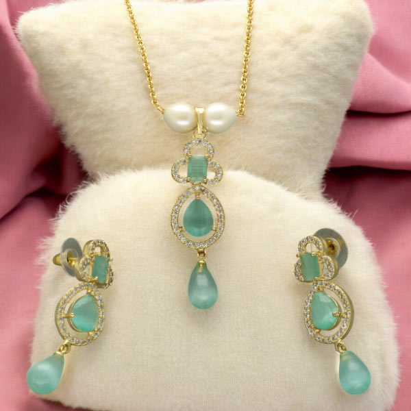 Esta Pearl Pendant Set