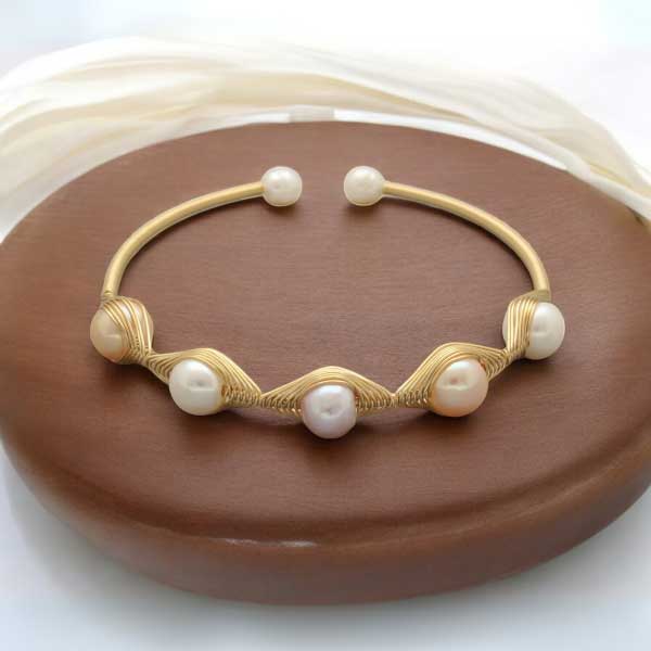 Vyom Pearl Bracelet For Women